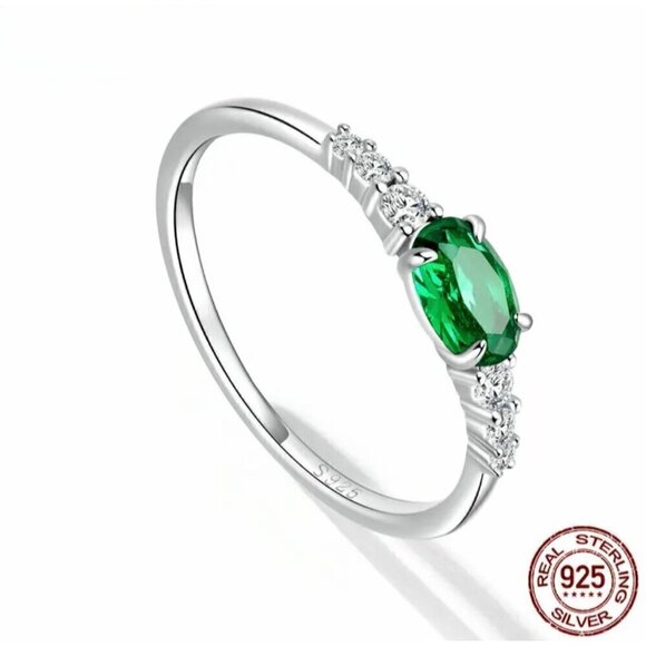 NWT Dainty Ring Sz.8 S925 Sterling Silver Stamped Green & Clear Zircon Timeless - Picture 4 of 9